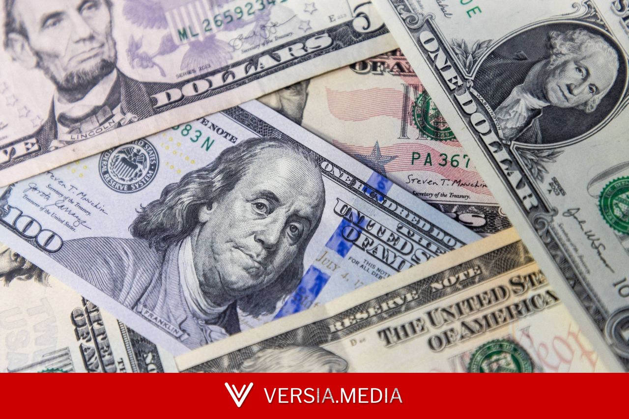 Dólar abre em alta e Bolsa recua, com repercussão de taxa de 25% dos EUA sobre o Brasil