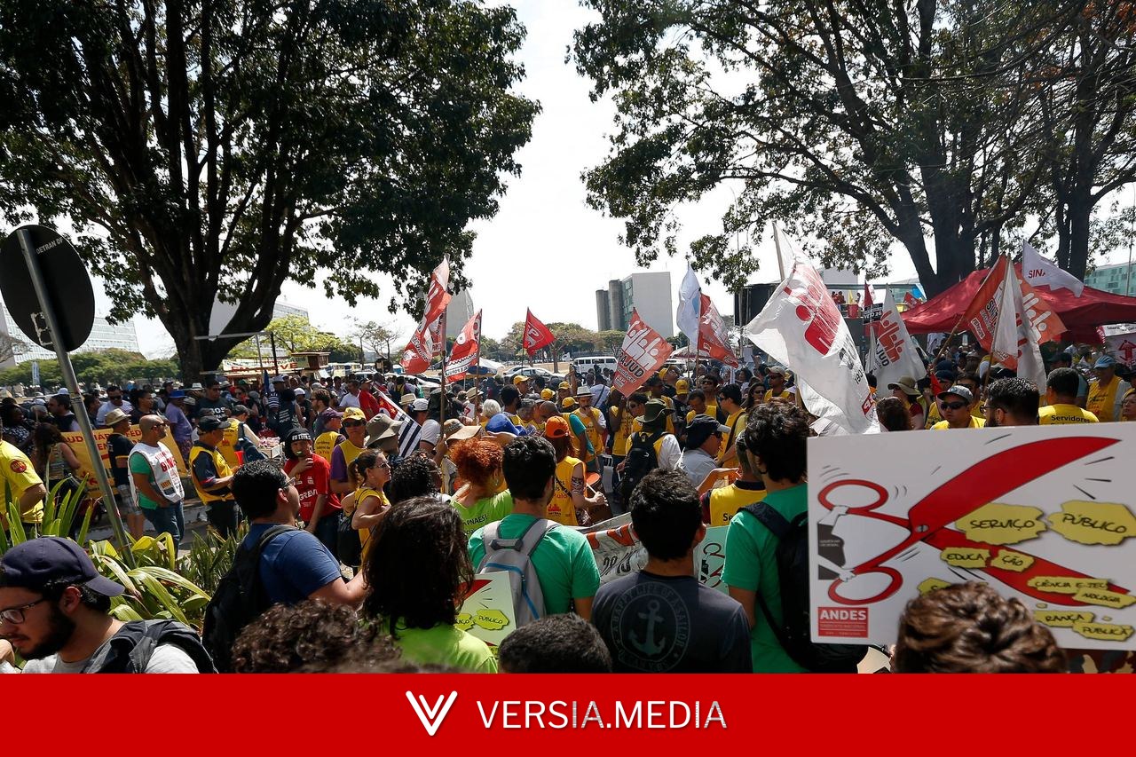 Projeto de lei cria disputa entre sindicatos e associações por representação de servidores