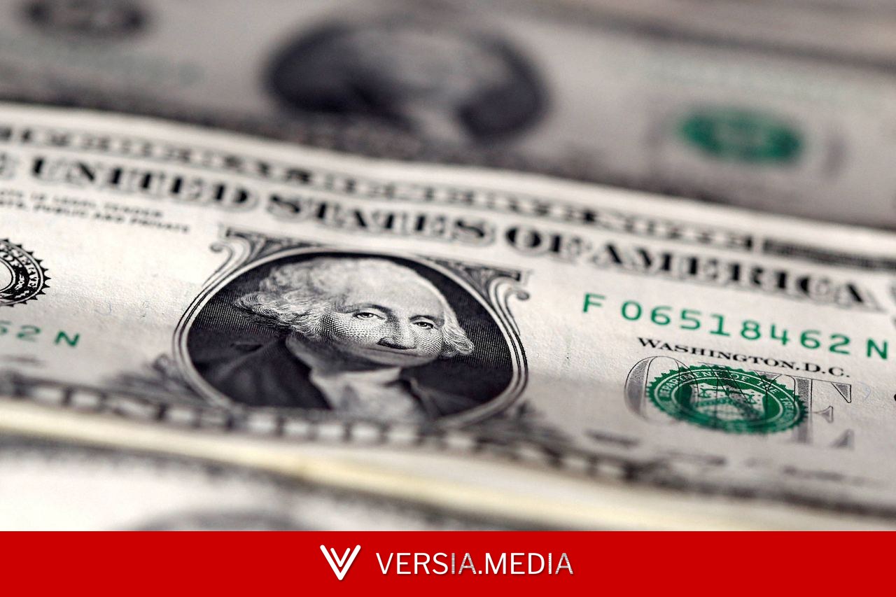 Dólar ronda estabilidade e Bolsa tem forte alta com dados de inflação do Brasil e dos EUA em foco