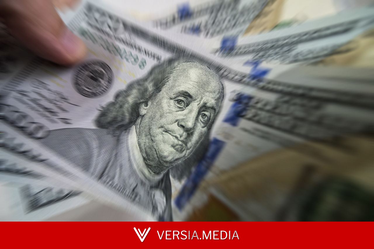 Dólar cai e fecha a R$ 5,16, de olho em dados econômicos e com feriado nos EUA; Ibovespa sobe