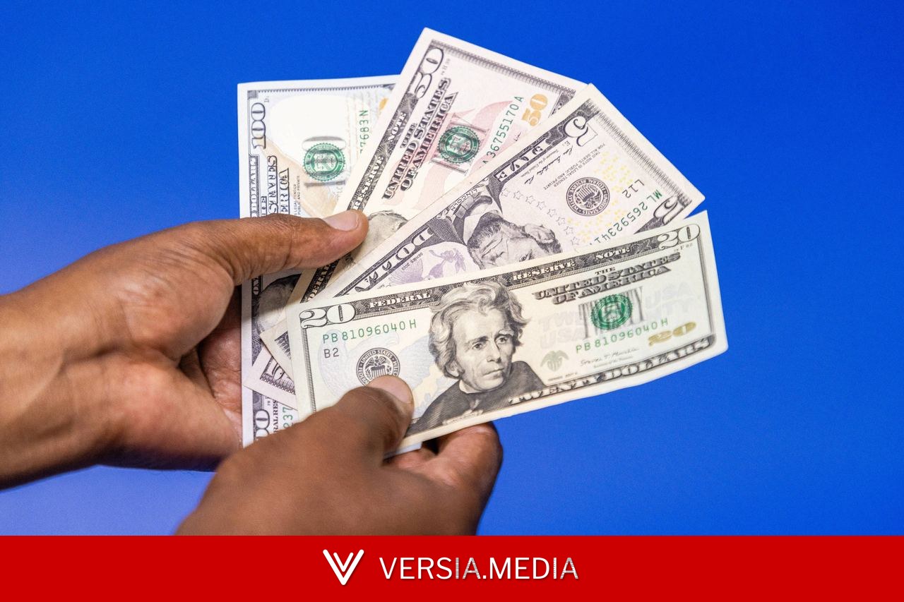 Dólar avança e Bolsa tem forte queda com dados de emprego dos EUA em foco