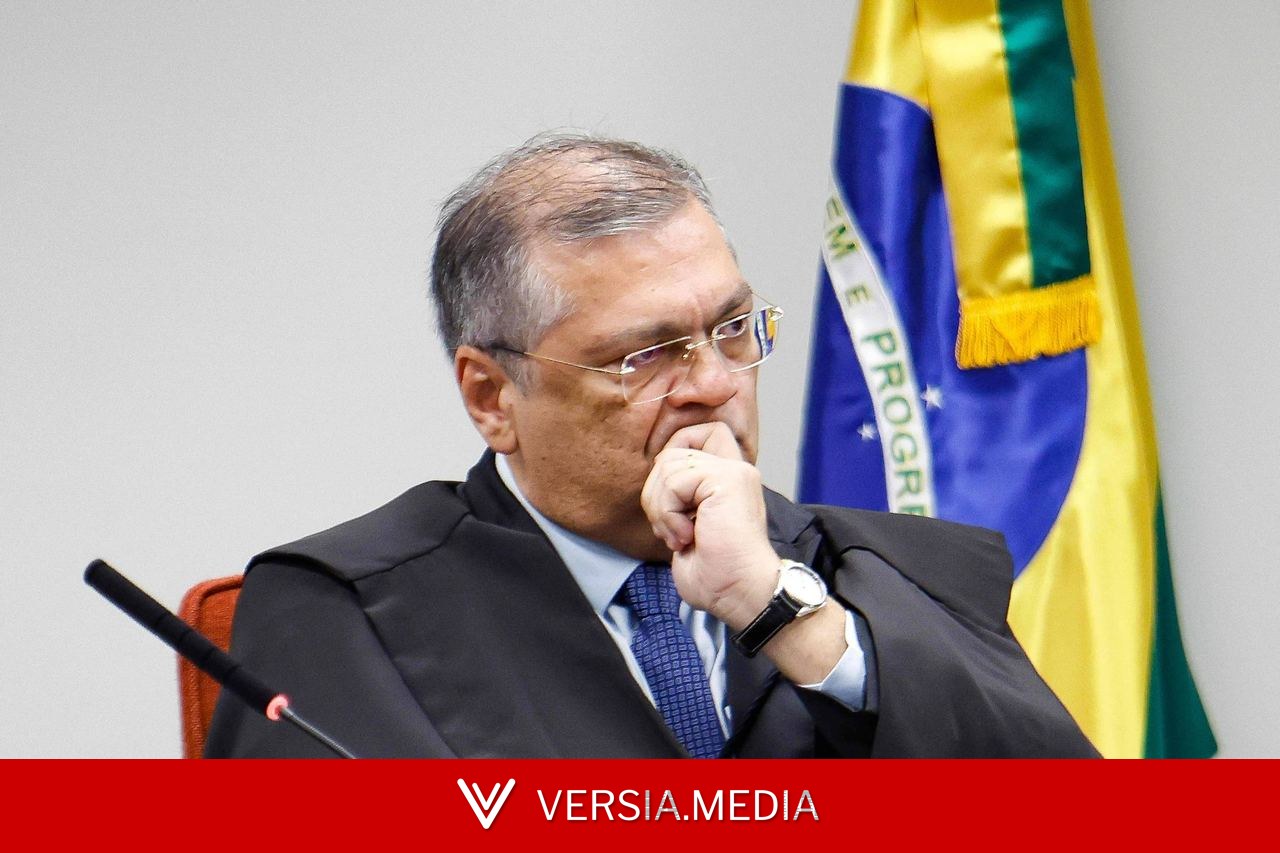 Os penduricalhos, os diamantes e os rolos do governo do Brasil são eternos